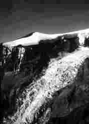 A incrvel vista da cascata de gelo vinda do Marmolejo